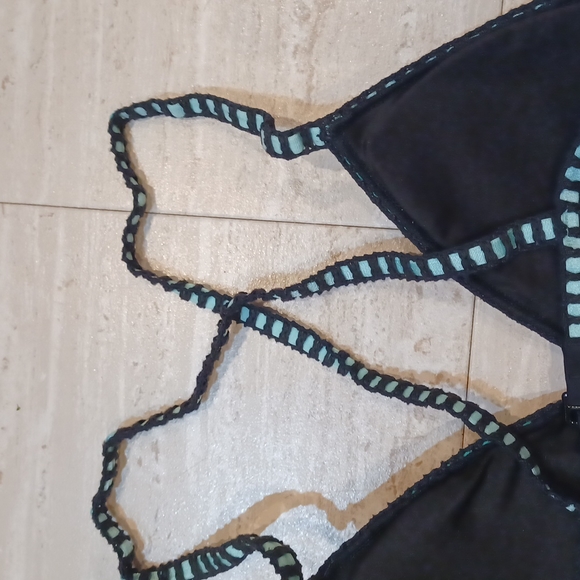 Victoria's Secret Black Bikini Top - Picture 5 of 8